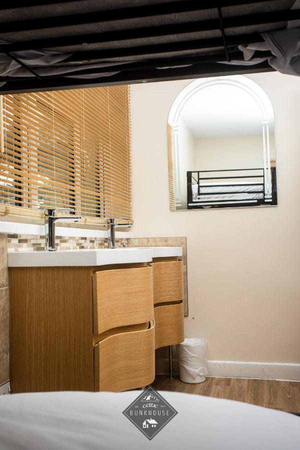 Celtic House Hostel *